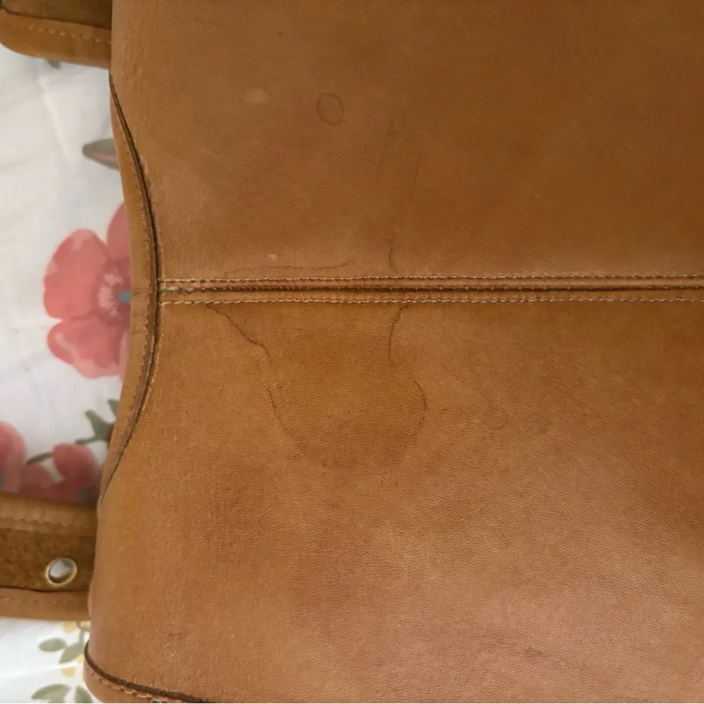 Vintage Coach NYC Crescent Bag. - Picture 5 of 6